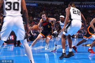 王强夺得亚冬会越野滑雪男子个人短距离（传统技术）金牌央视新闻客户端.