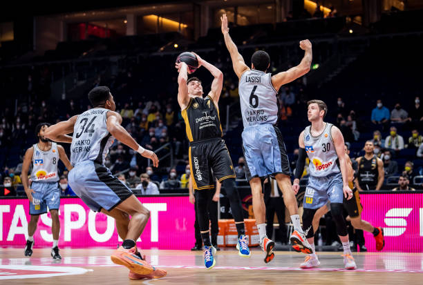 [NBA]下半场疯狂反扑 雷霆客场逆转网队.