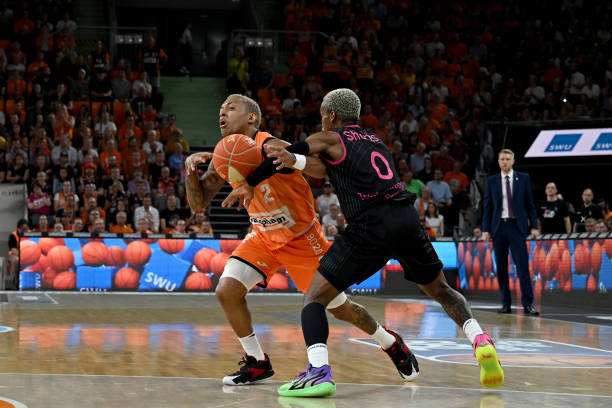 [德甲]恩昆库横传送助攻 波尔森兜射入球门.